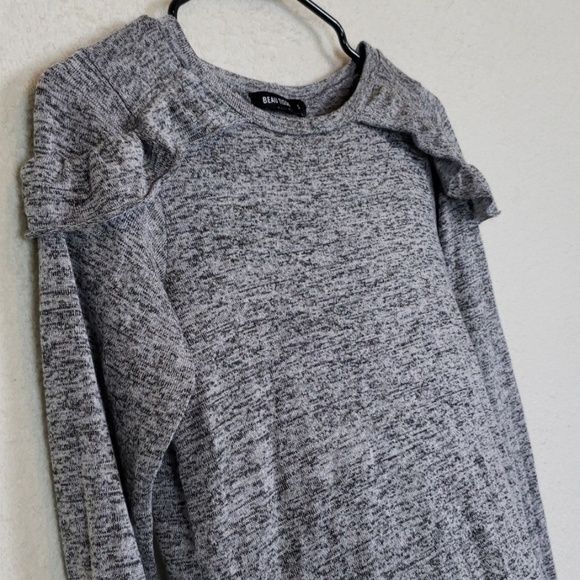 3/$15 Beau tissu long sleeve with ruffled shoulder - Picture 2 of 4